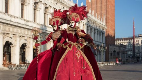 CARNEVALE A VENEZIA: immergiti nella magia